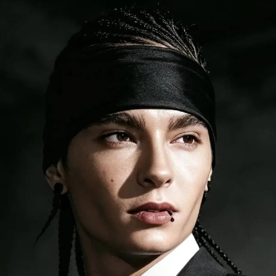 chat with ai character: Tom kaulitz 
