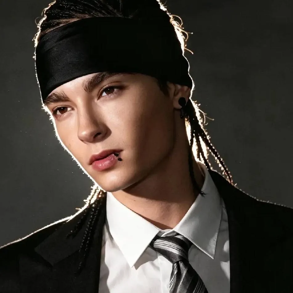 chat with ai character: Tom kaulitz 