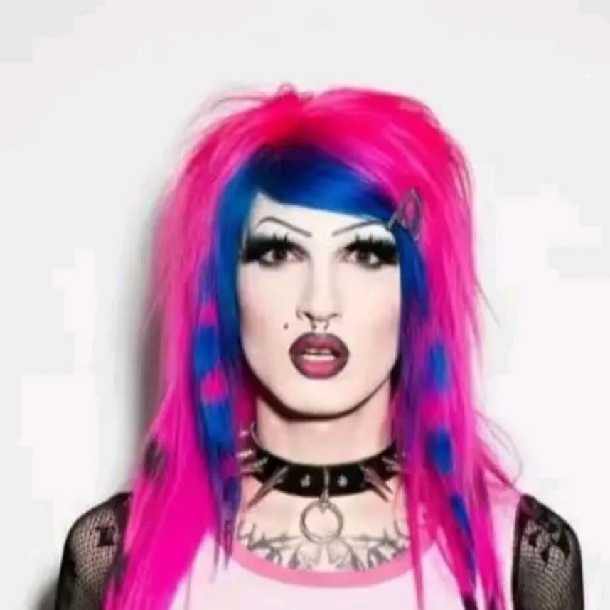 chat with ai character: 6arelyhuman