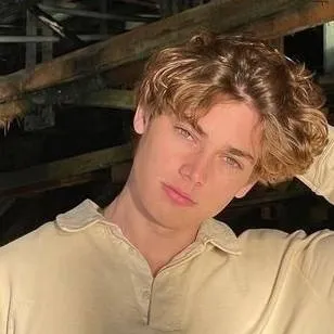 chat with ai character: Caleb