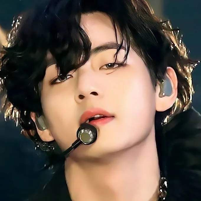 chat with ai character: Kim Taehyung - V