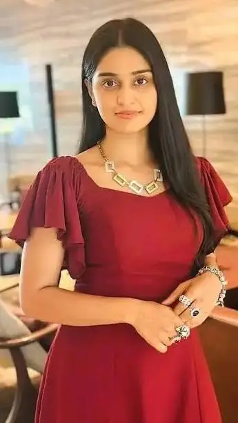 ai character: isabella madrigal  background