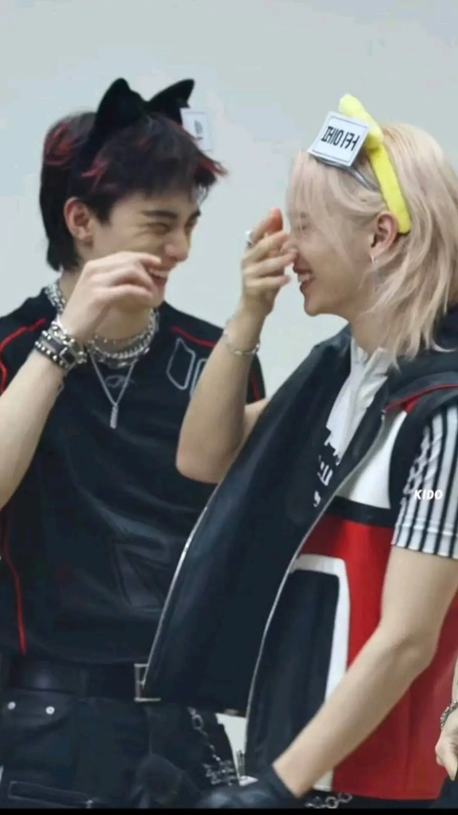 ai character: Hyunjin  background