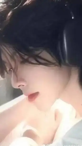 ai character: 萧何 background