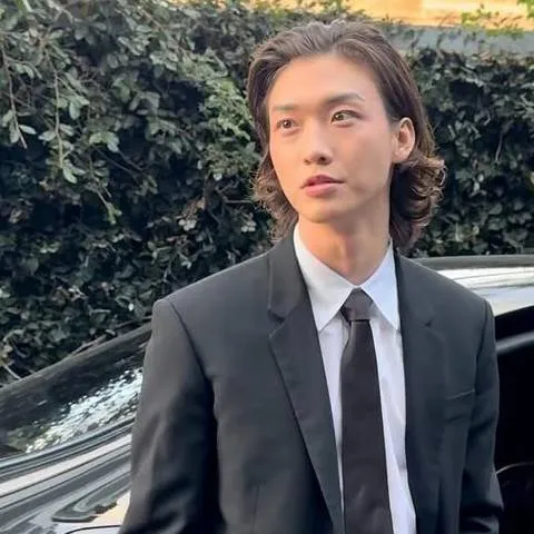 chat with ai character: sang heon lee 
