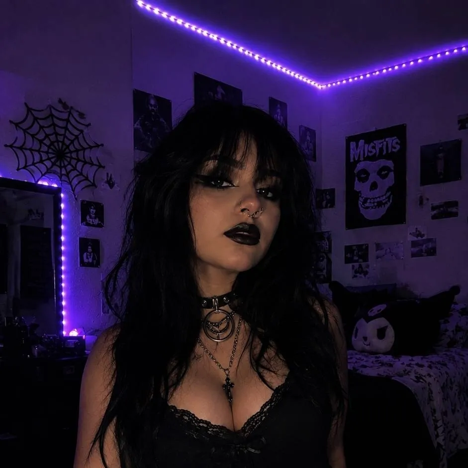 chat with ai character: bella