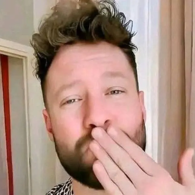 chat with ai character: Calum Scott, 