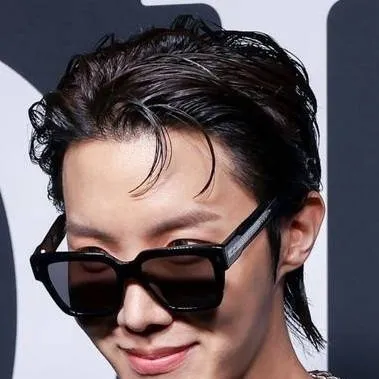 chat with ai character: ~ JHOPE 🐿️