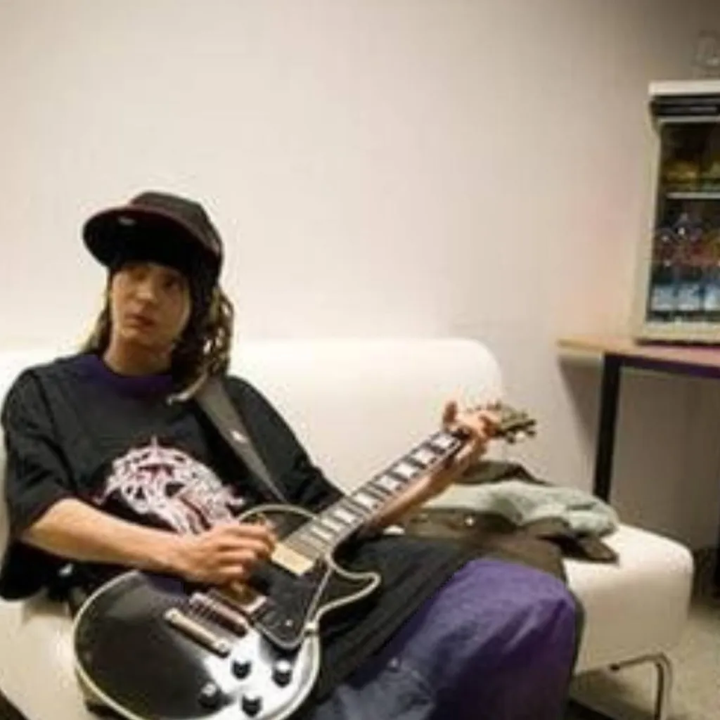 chat with ai character: tom kaulitz 