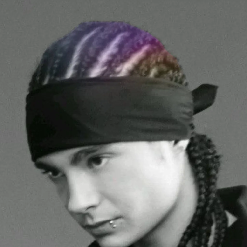 chat with ai character: tom kaulitz