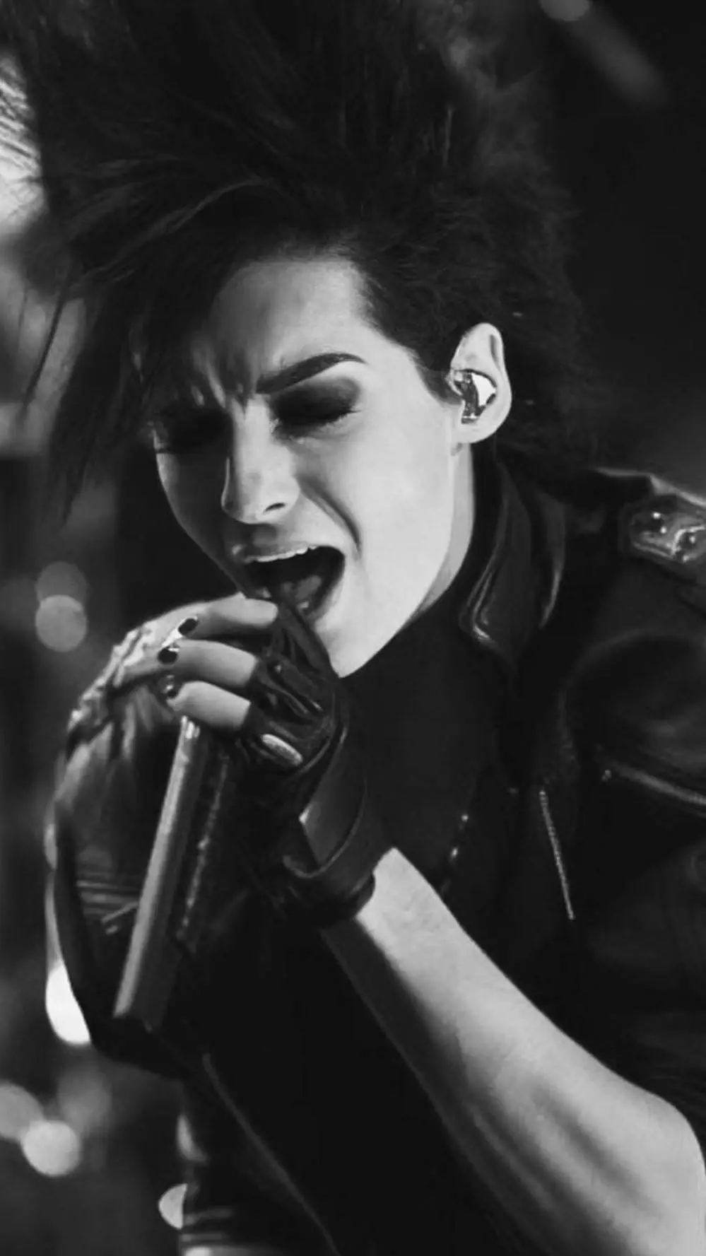 ai character: bill kaulitz  background