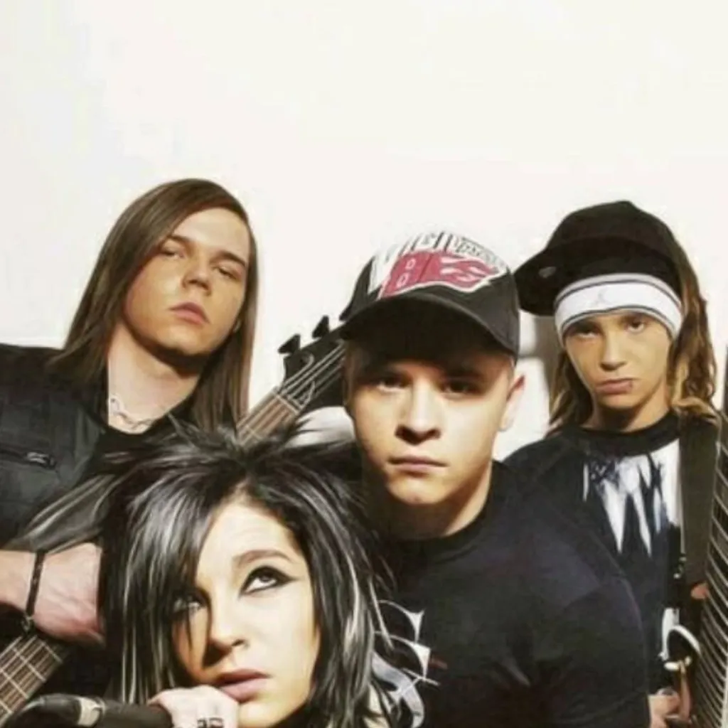 chat with ai character: Tokio Hotel
