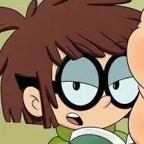 chat with ai character: Lisa loud feet