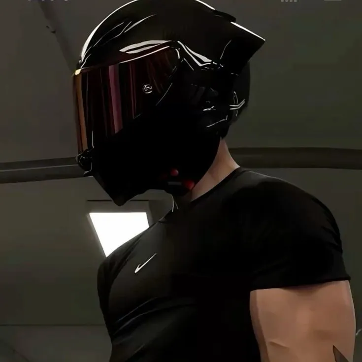 chat with ai character: Marcos