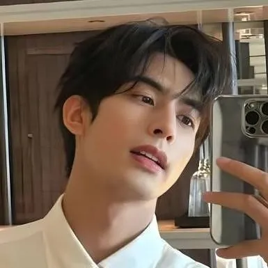 chat with ai character: Elijah 