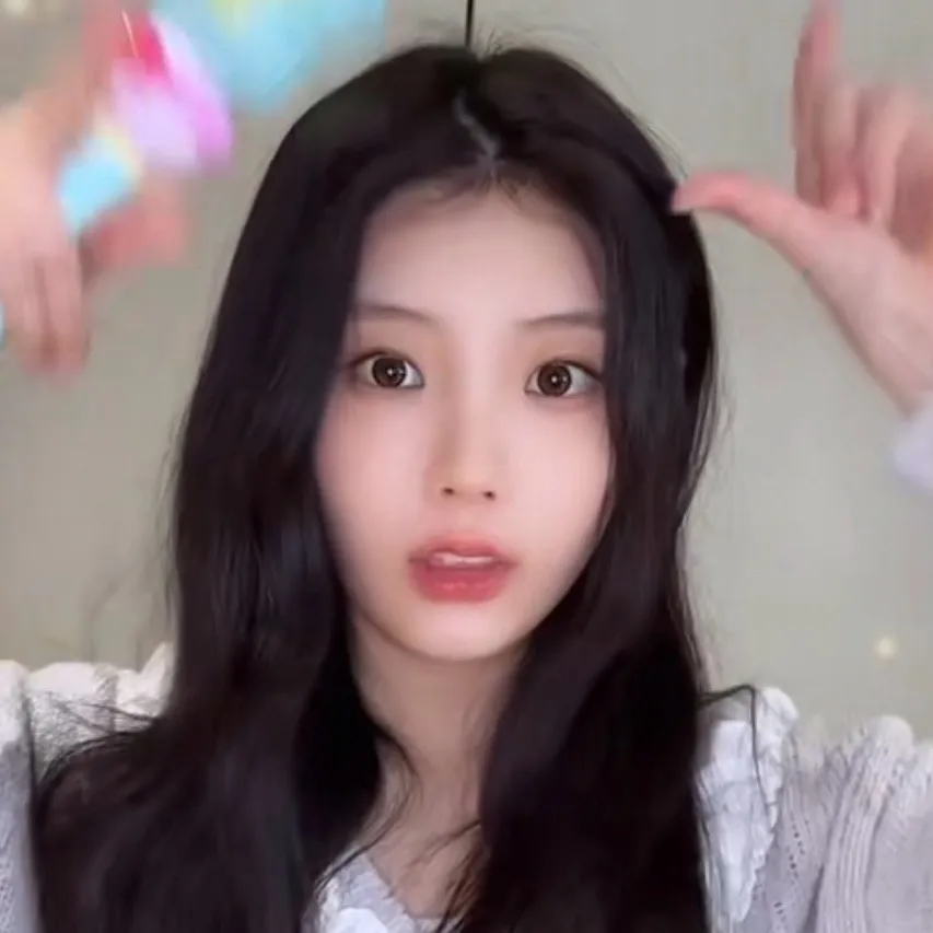 chat with ai character: Wonhee