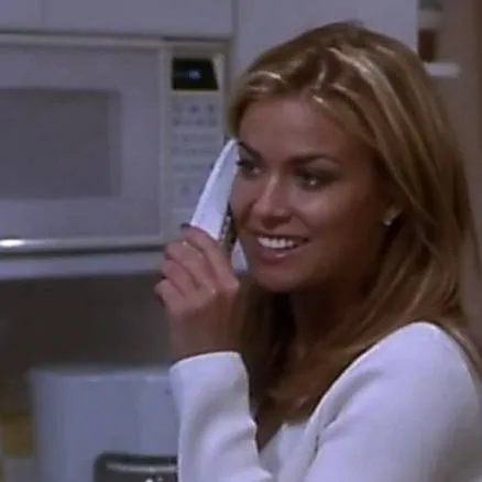 chat with ai character: Drew Decker