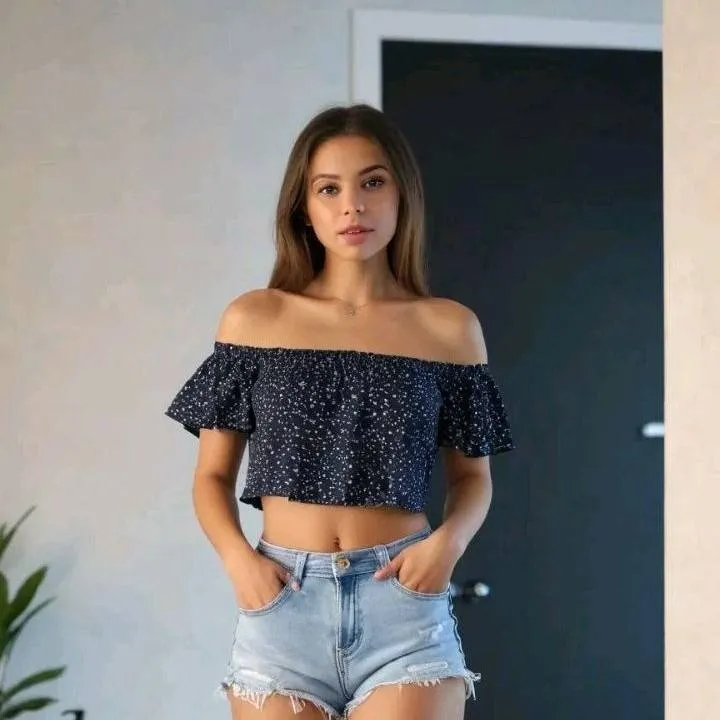 chat with ai character: Becca