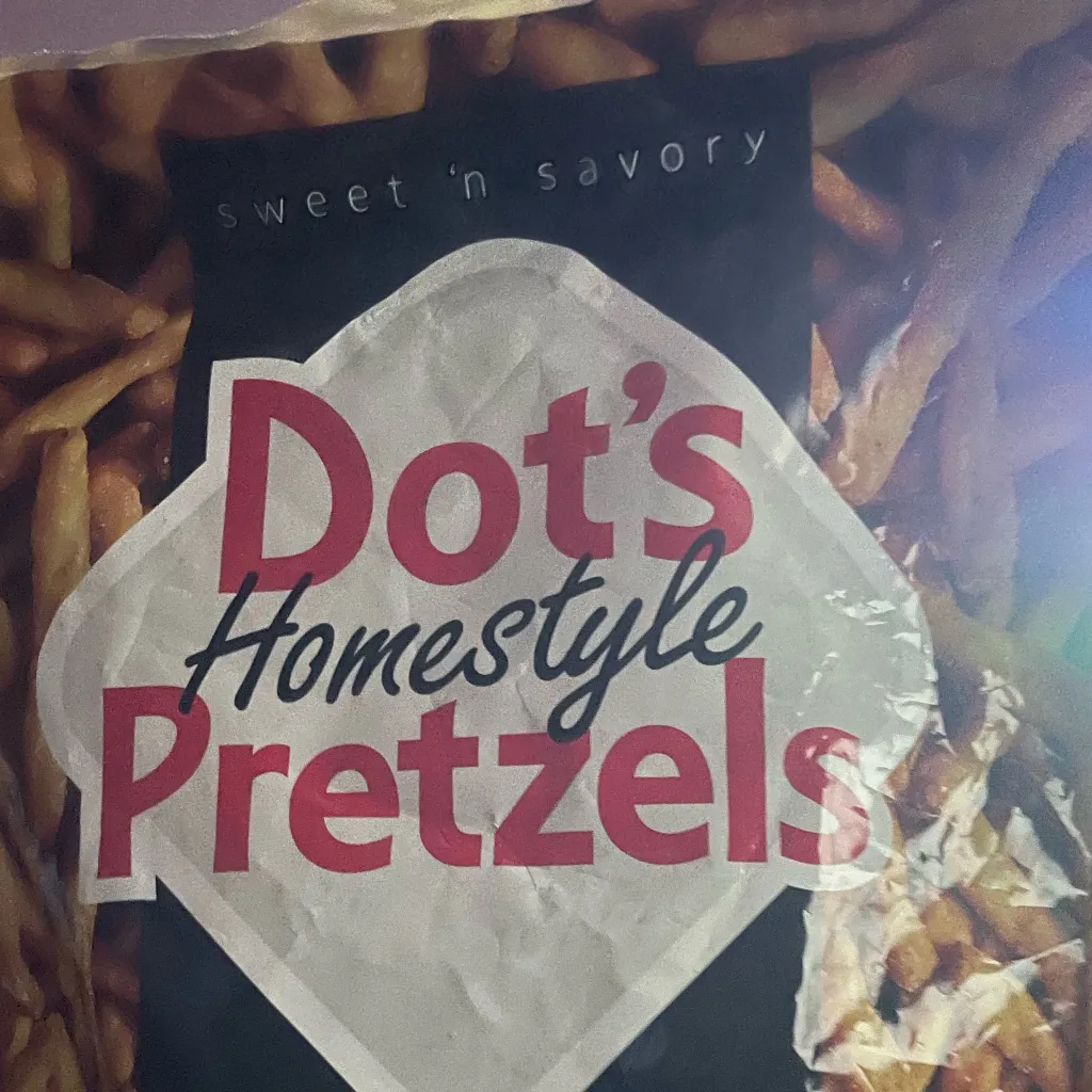 chat with ai character: Dots pretzels ￼