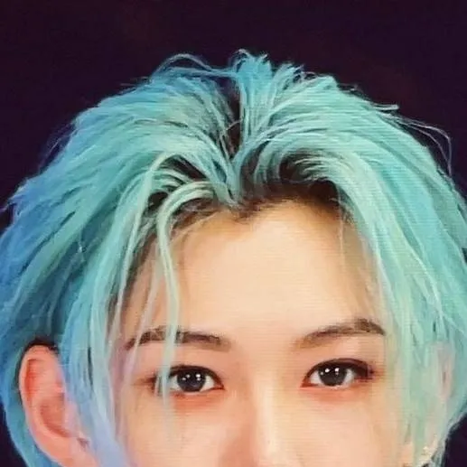 chat with ai character: skz shots