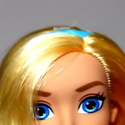 chat with ai character: supergirl doll