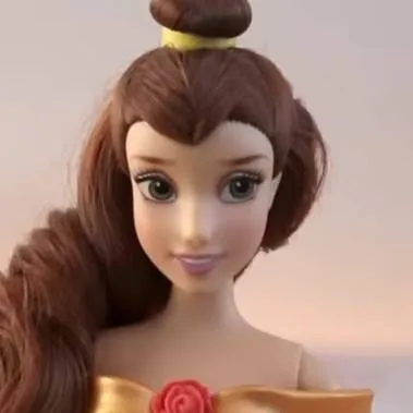chat with ai character: Belle doll cake