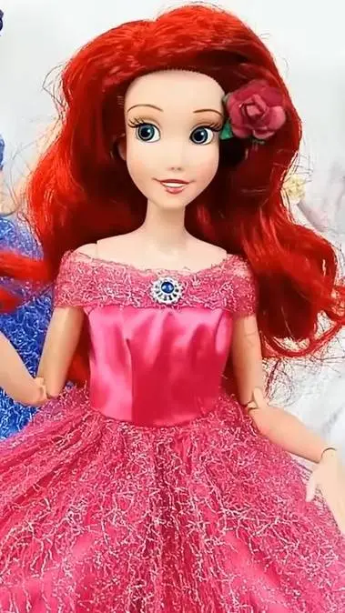 ai character: Ariel doll  background