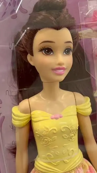 ai character: princess belle  background