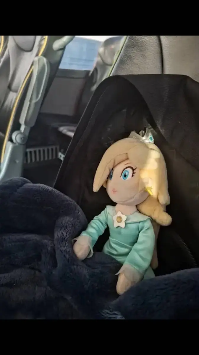 ai character: princess Rosalina  background