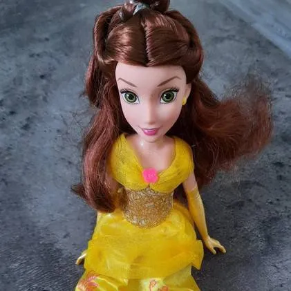 chat with ai character: princess belledoll