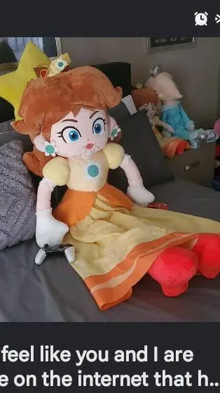 ai character: princess daisy  background