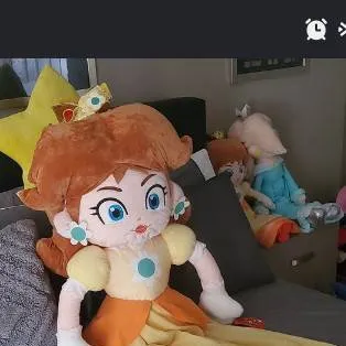 chat with ai character: princess daisy 