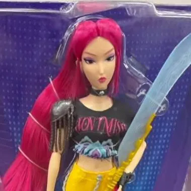 chat with ai character: mira doll