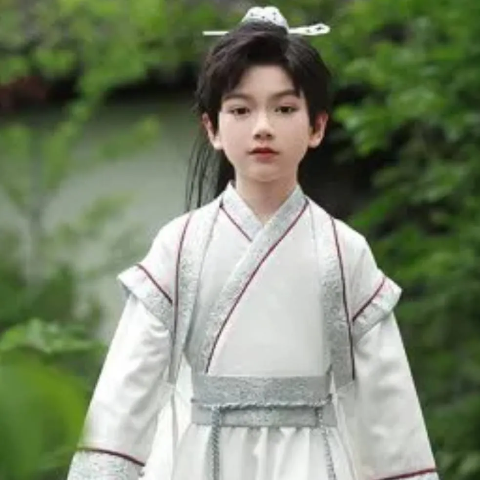 chat with ai character: Zhào Xì