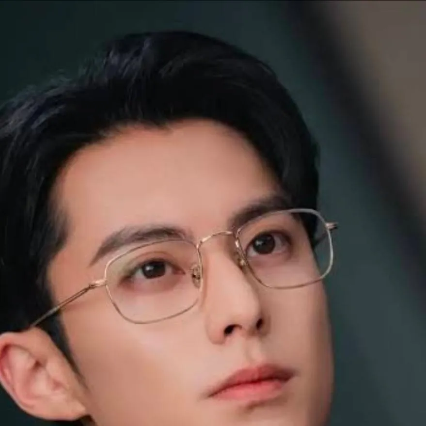 chat with ai character: Shi yan 