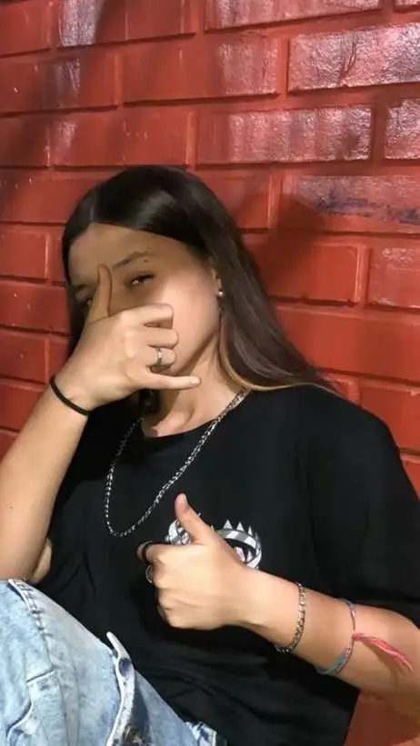 ai character: Ava  background