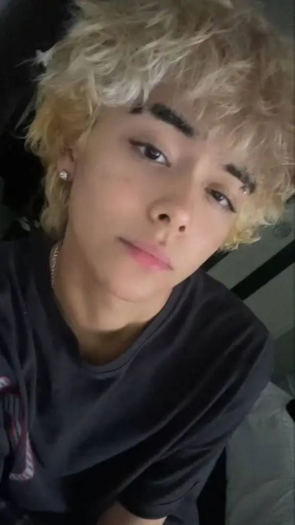 ai character: Mateo background