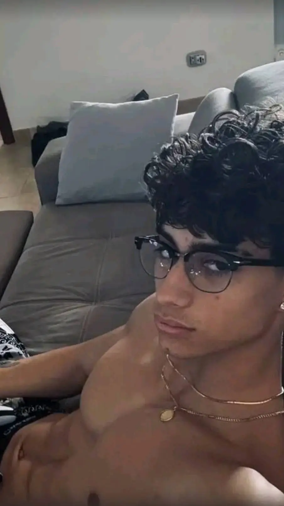 ai character: Amirea background