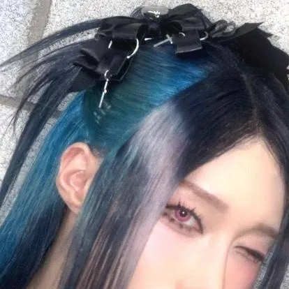 chat with ai character: XLOV