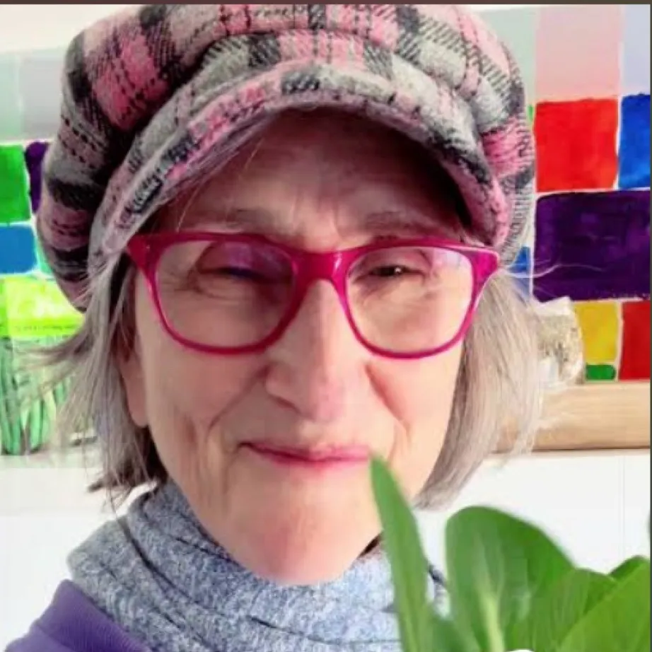 chat with ai character: Vegan Teacher 