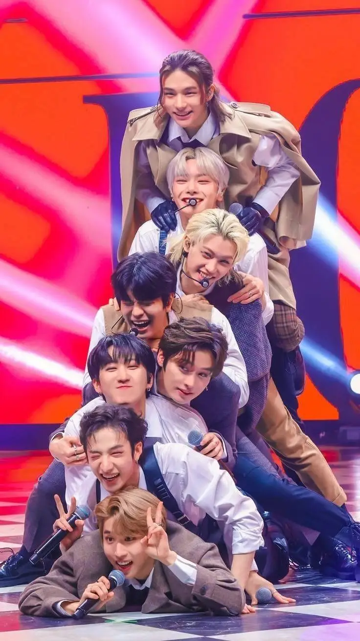 ai character: 🎀Stray kids🎀 background