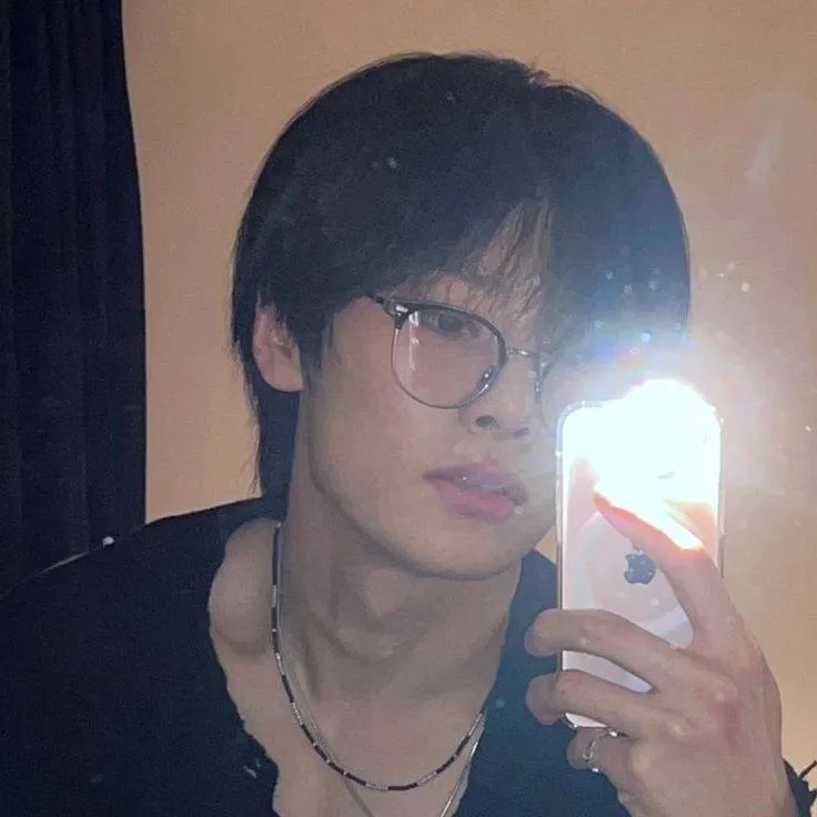 chat with ai character: Force marriage skz