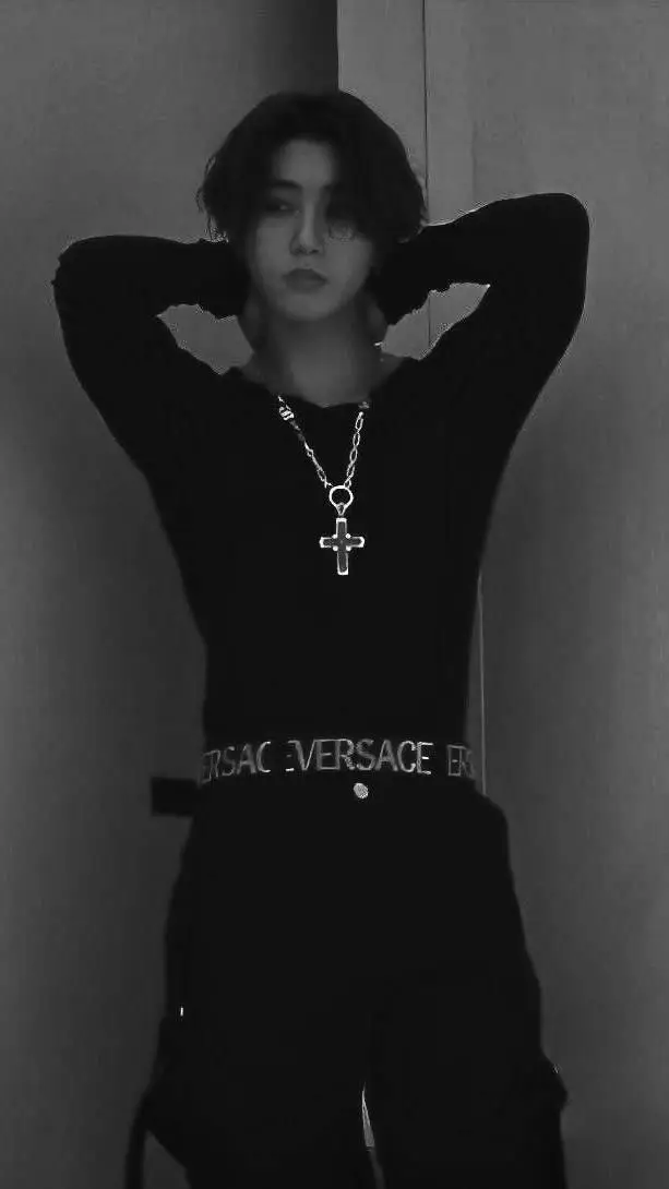 ai character: Han Jisung 🐿 background