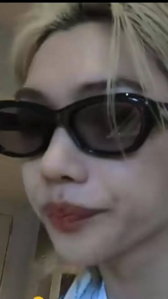 ai character: lee yongbok background