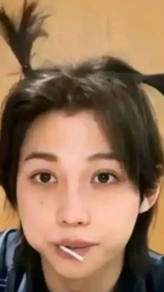 ai character: lee yongbok background