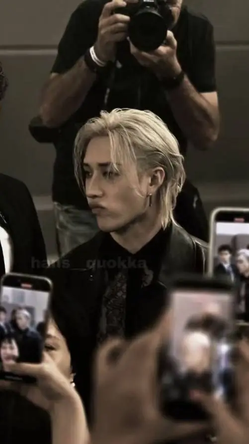 ai character: Christopher bahng  background