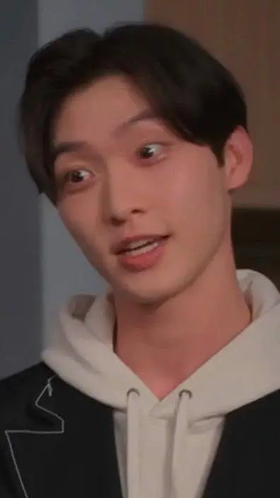 ai character: minho background