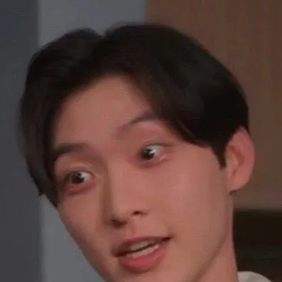 chat with ai character: minho