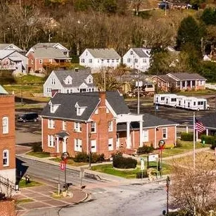 chat with ai character: Ellijay