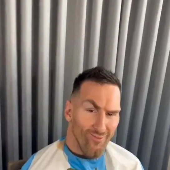 chat with ai character: Messi🗿